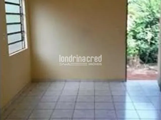 Casa com 21m², à venda, no bairro Conjunto Vivi Xavier em Londrina