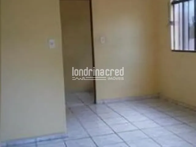 Casa com 21m², à venda, no bairro Conjunto Vivi Xavier em Londrina