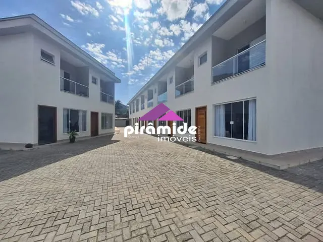 Casa com 72m² 2 quartos e 2 banheiros, à venda, no bairro Massaguaçu em Caraguatatuba