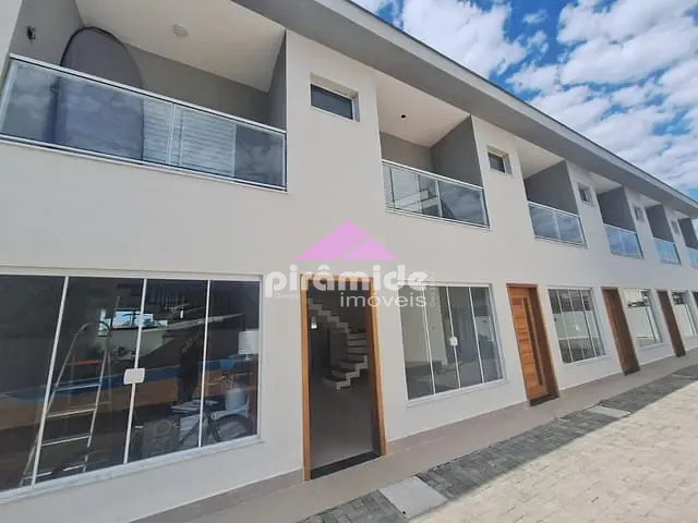 Casa com 72m² 2 quartos e 2 banheiros, à venda, no bairro Massaguaçu em Caraguatatuba