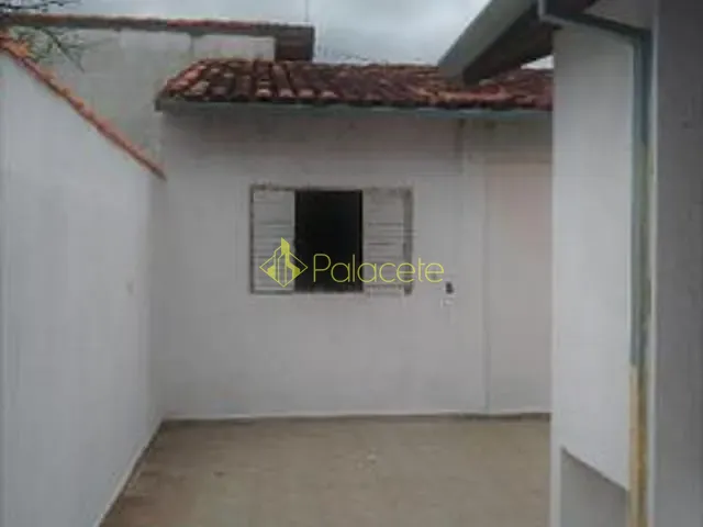 Casa com 300m² 3 quartos e 1 banheiro, à venda, no bairro Cidade Nova em Pindamonhangaba
