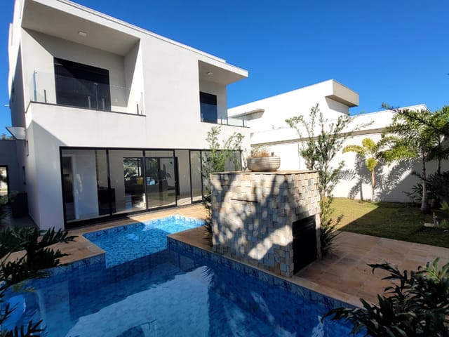 Foto do Casa - Casa no condomínio Village Santa Georgina para venda com 3 quartos, sendo 3 suítes, 236m² | Lares e Andares Imóveis