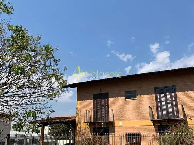 Casa 3 quartos e 2 banheiros, à venda, no bairro São Benedito em Pindamonhangaba