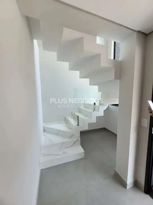 Casa, 3 quartos, 205 m² - Foto 2