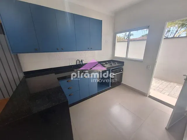 Casa com 72m² 2 quartos e 2 banheiros, à venda, no bairro Massaguaçu em Caraguatatuba