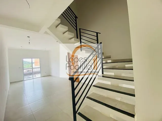 Casa com 248m² 3 quartos e 2 banheiros, à venda, no bairro Jardim Brogotá em Atibaia