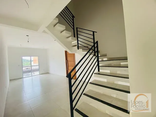 Casa com 248m² 3 quartos e 2 banheiros, à venda, no bairro Jardim Brogotá em Atibaia