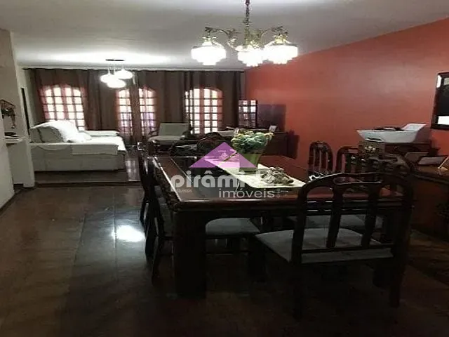 Casa com 379m² 4 quartos e 5 banheiros, à venda, no bairro Jardim Satélite em São José dos Campos