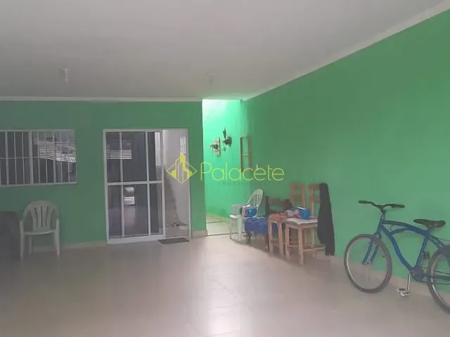 Casa com 144m² 5 quartos e 2 banheiros, à venda, no bairro Laerte Assunção em Pindamonhangaba