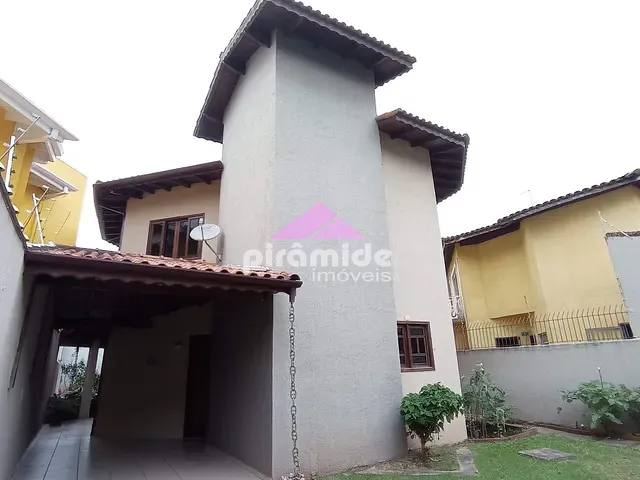 Casa com 250m² 4 quartos e 3 banheiros, à venda, no bairro Martin de Sá em Caraguatatuba