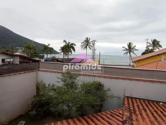 Casa com 250m² 4 quartos e 3 banheiros, à venda, no bairro Martin de Sá em Caraguatatuba