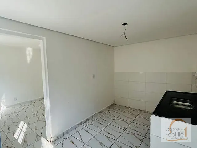 Casa com 150m² 1 quarto e 1 banheiro, para alugar, no bairro Jardim Alvinópolis em Atibaia