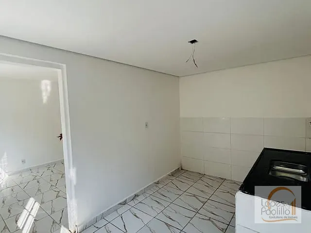 Casa com 150m² 1 quarto e 1 banheiro, para alugar, no bairro Jardim Alvinópolis em Atibaia
