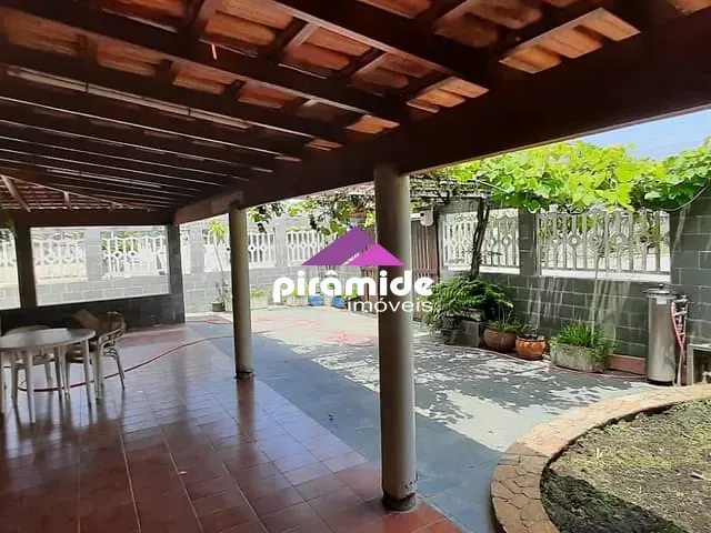 Casa com 390m² 3 quartos e 3 banheiros, à venda, no bairro Cidade Jardim em Caraguatatuba