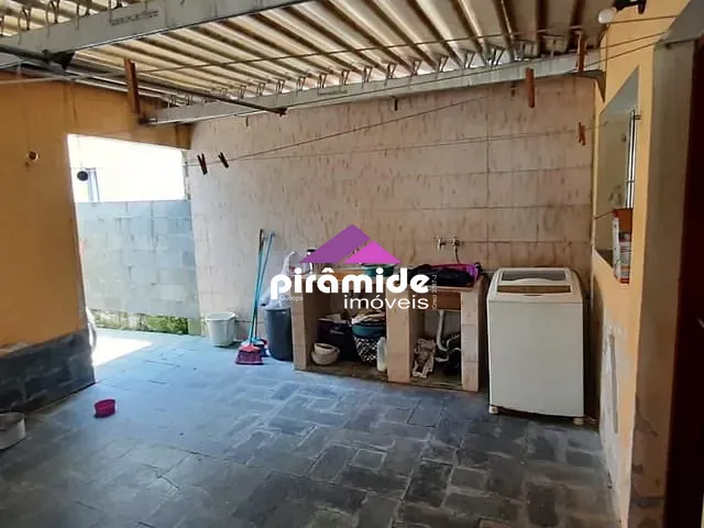 Casa com 390m² 3 quartos e 3 banheiros, à venda, no bairro Cidade Jardim em Caraguatatuba