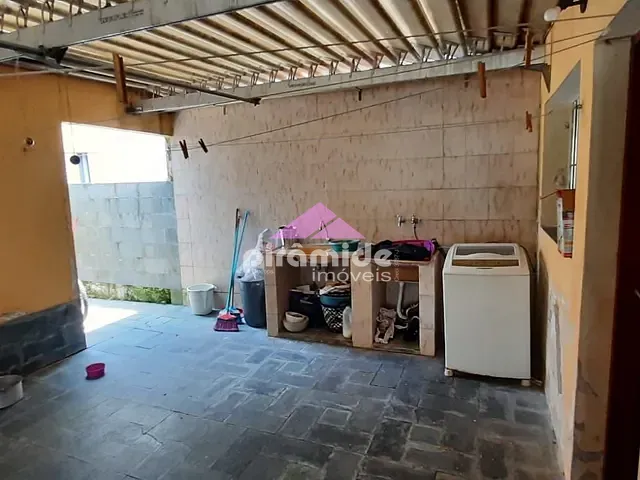Casa com 390m² 3 quartos e 3 banheiros, à venda, no bairro Cidade Jardim em Caraguatatuba
