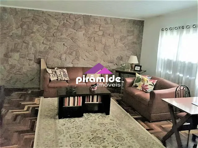 Casa com 360m² 4 quartos e 3 banheiros, à venda, no bairro Jardim das Colinas em São José dos Campos