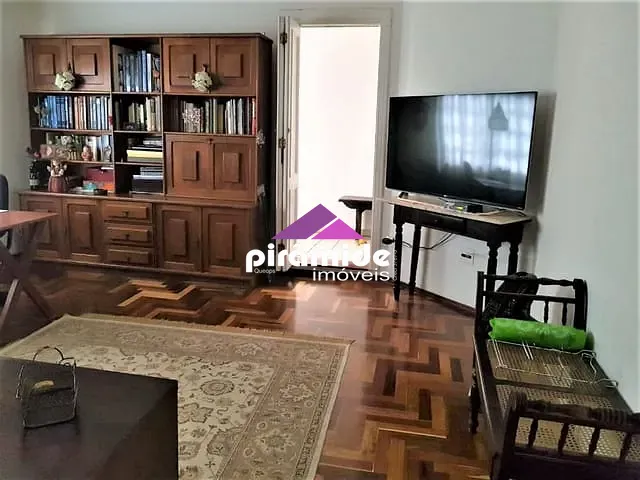 Casa com 360m² 4 quartos e 3 banheiros, à venda, no bairro Jardim das Colinas em São José dos Campos