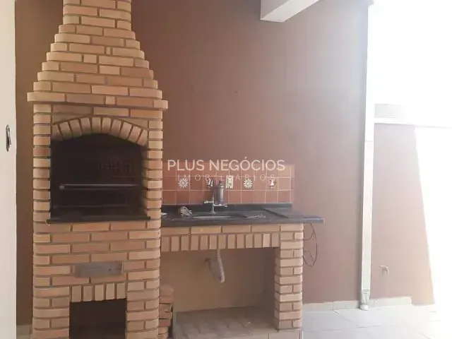 Casa com 300m² 3 quartos e 3 banheiros, para alugar, no bairro Parque Residencial Villa dos Inglezes em Sorocaba