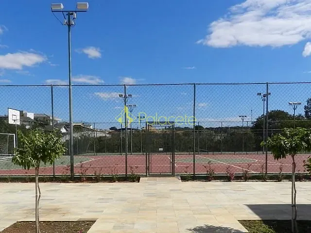 Casa com 440m² 3 quartos e 3 banheiros, à venda, no bairro Parque das Nações em Pindamonhangaba