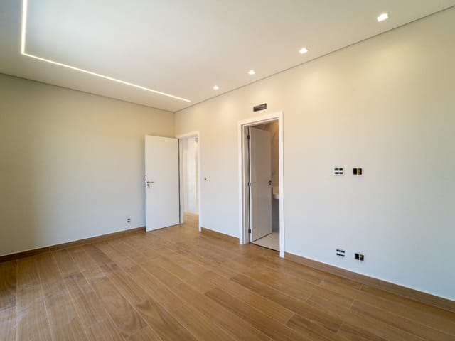 Foto do Casa - Casa no condomínio Residencial Campos de Medeiros para venda com 3 quartos, sendo 3 suítes, 279m² | Lares e Andares Imóveis