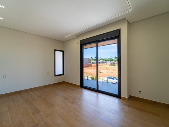 Foto do Casa - Casa no condomínio Residencial Campos de Medeiros para venda com 3 quartos, sendo 3 suítes, 279m² | Lares e Andares Imóveis
