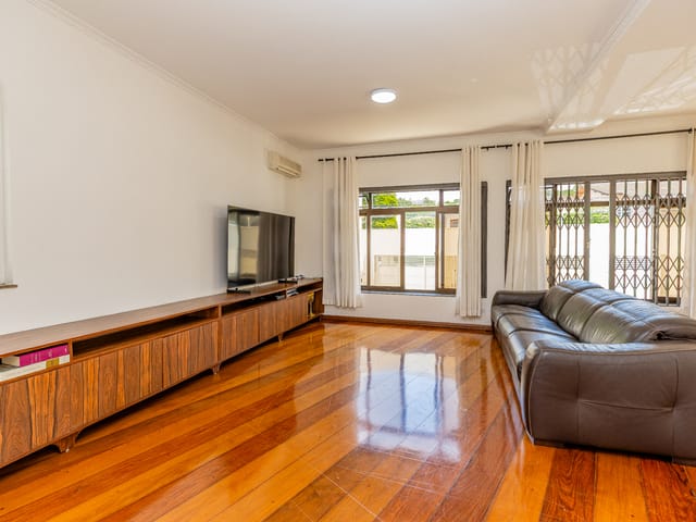 Casa com 380m² 4 quartos e 7 banheiros, à venda, no bairro Jardim Santo Amaro em São Paulo