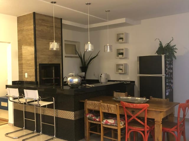 Casa com 418m² 4 quartos e 5 banheiros, à venda, no bairro Taubaté Village em Taubaté