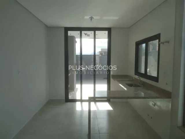 Casa com 200m² 3 quartos e 2 banheiros, à venda, no bairro Wanel Ville em Sorocaba