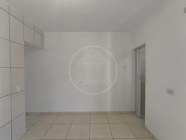 Casa com 250m² 1 quarto e 1 banheiro, para alugar, no bairro Jardim Angelina em São Paulo