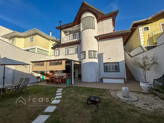 Casa com 300m² 5 quartos e 4 banheiros, à venda, no bairro Urbanova em São José dos Campos