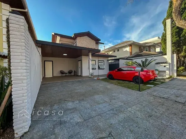Casa com 300m² 5 quartos e 4 banheiros, à venda, no bairro Urbanova em São José dos Campos