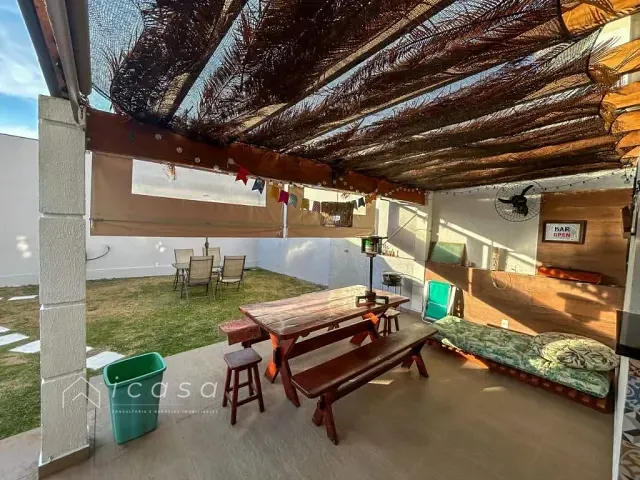 Casa com 300m² 5 quartos e 4 banheiros, à venda, no bairro Urbanova em São José dos Campos