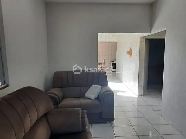 Casa com 200m² 3 quartos e 2 banheiros, à venda, no bairro Guanandi em Campo Grande