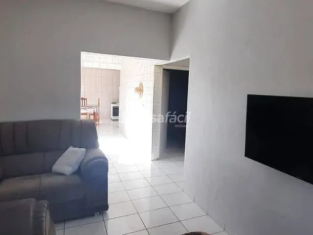 Casa com 200m² 3 quartos e 2 banheiros, à venda, no bairro Guanandi em Campo Grande