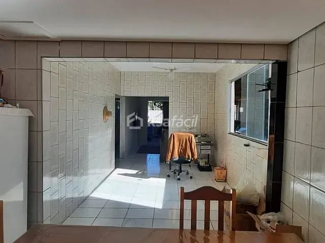 Casa com 200m² 3 quartos e 2 banheiros, à venda, no bairro Guanandi em Campo Grande