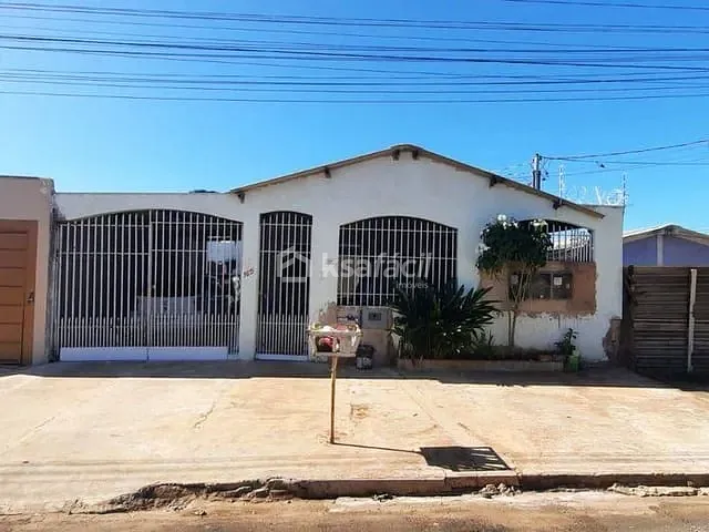 Casa com 200m² 3 quartos e 2 banheiros, à venda, no bairro Guanandi em Campo Grande