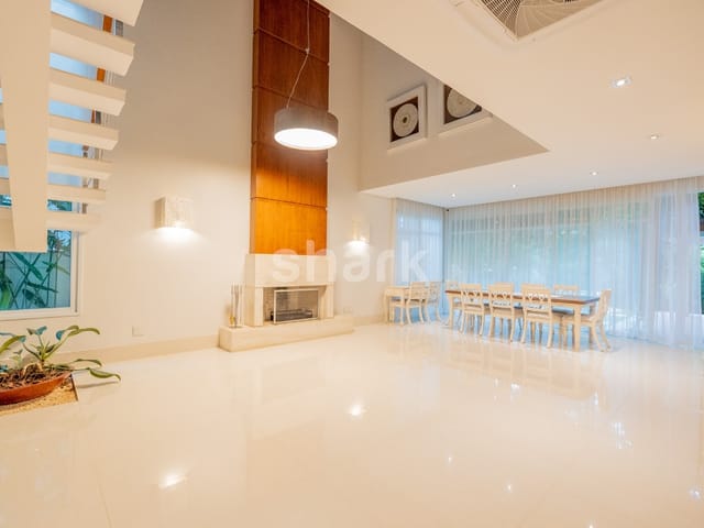 Casa com 450m² 4 quartos e 6 banheiros, à venda, no bairro Alphaville em Santana de Parnaíba
