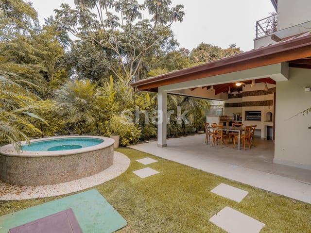 Casa com 450m² 4 quartos e 6 banheiros, à venda, no bairro Alphaville em Santana de Parnaíba