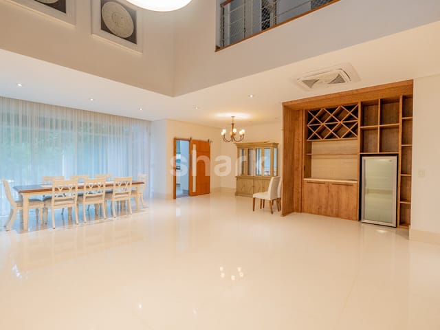 Casa com 450m² 4 quartos e 6 banheiros, à venda, no bairro Alphaville em Santana de Parnaíba