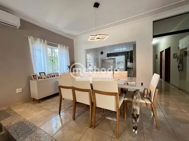Casa com 250m² 3 quartos e 4 banheiros, à venda, no bairro Bosque das Palmeiras em Campinas