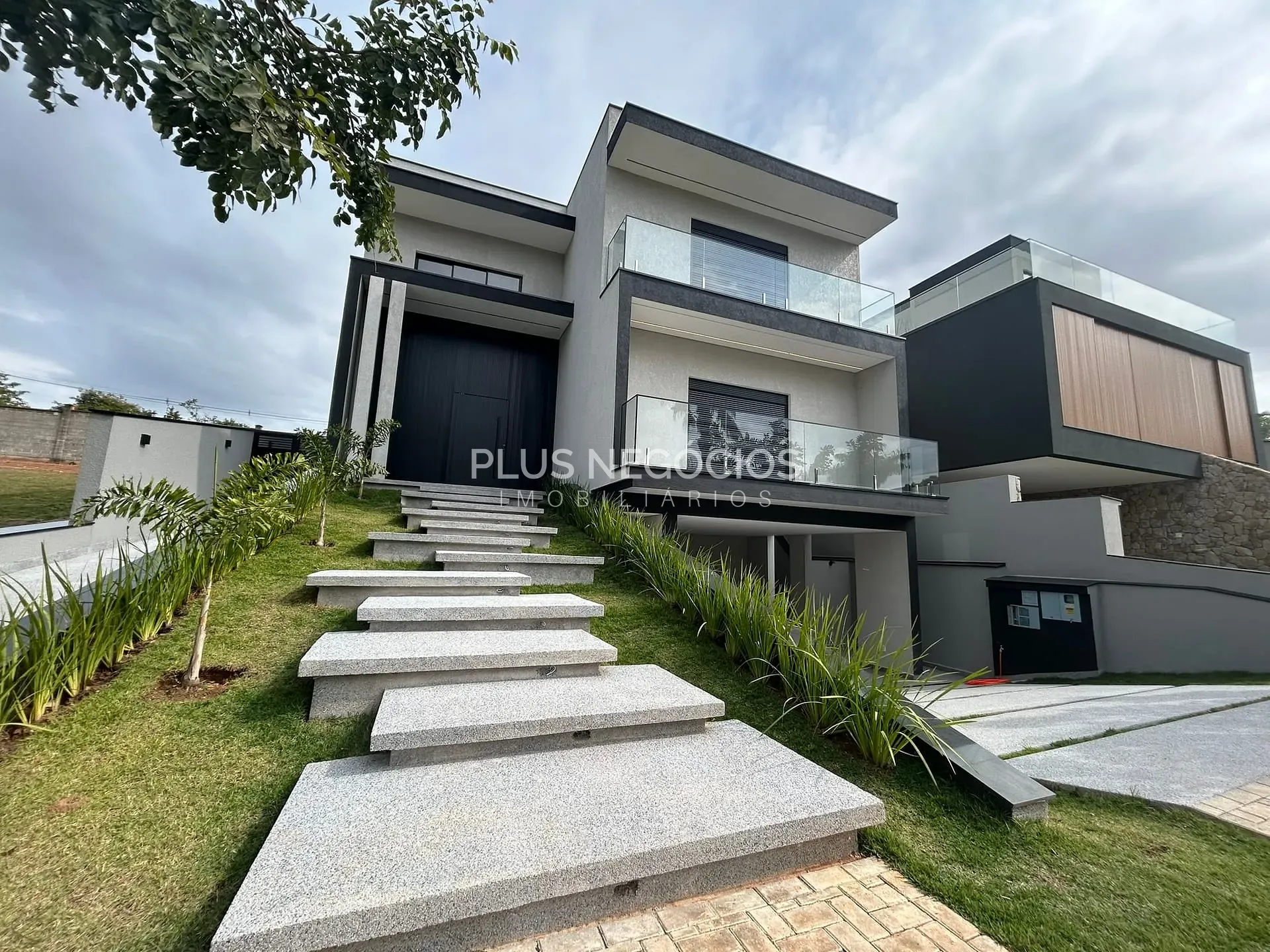 Casa, 4 quartos, 333 m² - Foto 1