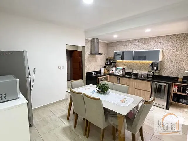 Casa com 150m² 3 quartos e 4 banheiros, à venda, no bairro Jardim das Cerejeiras em Atibaia