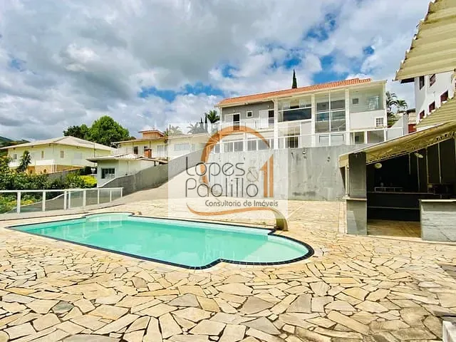 Casa com 1040m² 3 quartos e 4 banheiros, à venda, no bairro Condomínio Flamboyant-B em Atibaia