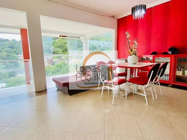 Casa com 1040m² 3 quartos e 4 banheiros, à venda, no bairro Condomínio Flamboyant-B em Atibaia