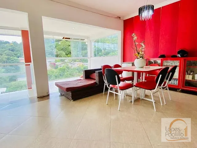 Casa com 1040m² 3 quartos e 4 banheiros, à venda, no bairro Condomínio Flamboyant-B em Atibaia