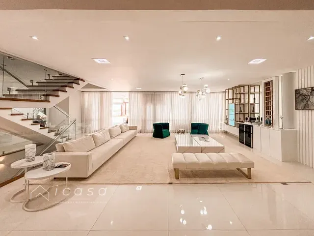 Casa com 720m² 4 quartos e 5 banheiros, à venda ou para alugar, no bairro Condomínio Reserva do Paratehy em São José dos Campos