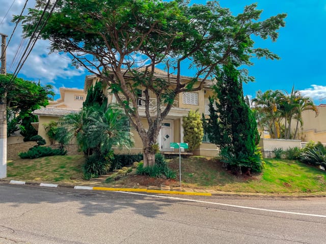 Foto do Casa - Casa no condomínio Condomínio Euroville 1 para venda com 3 quartos, sendo 3 suítes, 450m² | Lares e Andares Imóveis