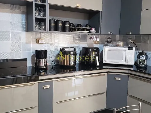 Casa com 300m² 3 quartos e 3 banheiros, à venda, no bairro Vila São José em Taubaté