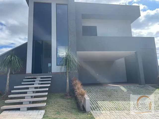 Casa com 300m² 3 quartos e 3 banheiros, à venda, no bairro Laranja Azeda em Bom Jesus dos Perdões